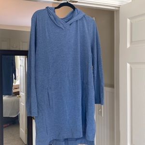 Hooded J Jill tunic with front pockets like new